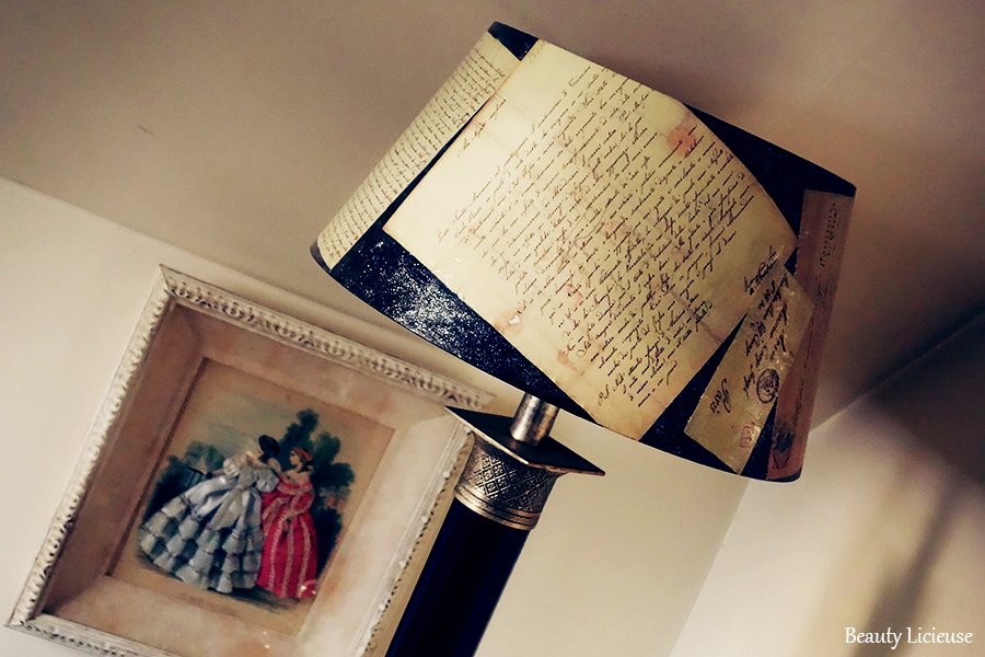 lampe de chevet journal