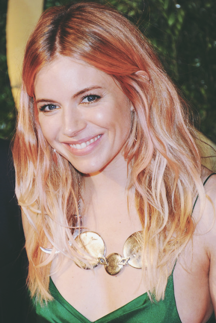 blond fraise sienna miller