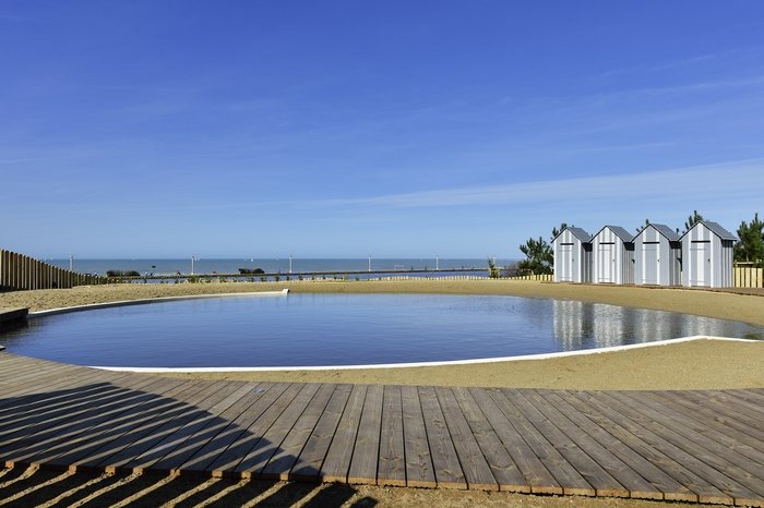 piscine extérieure mercure cote ouest